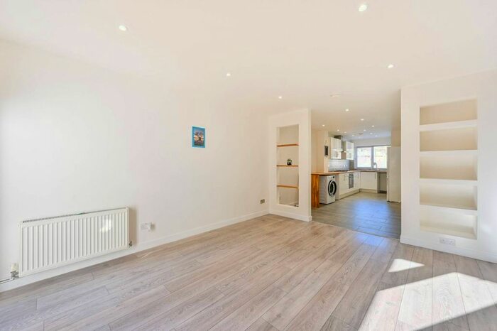 2 Bedroom Maisonette To Rent In Tenterden Road, London, Bq, Tottenham, London, N17