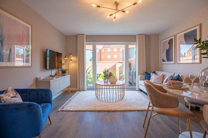 3 Bedroom Semi-Detached House For Sale In Woolhouse Way, Cringleford Norwich, Norfolk, NR4