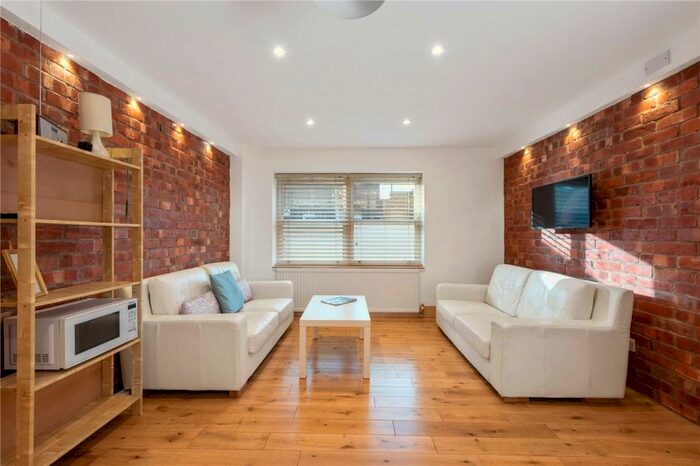 2 Bedroom Apartment To Rent In Wood Close, London, E2