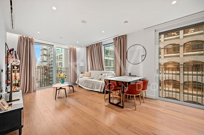 2 Bedroom Flat For Sale In Signature House, Jubilee Walk, Postmark, WC1X