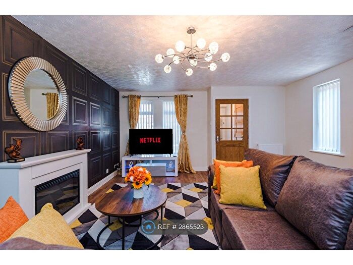 4 Bedroom Semi Detached House To Rent In Ward Street, Manchester, M40