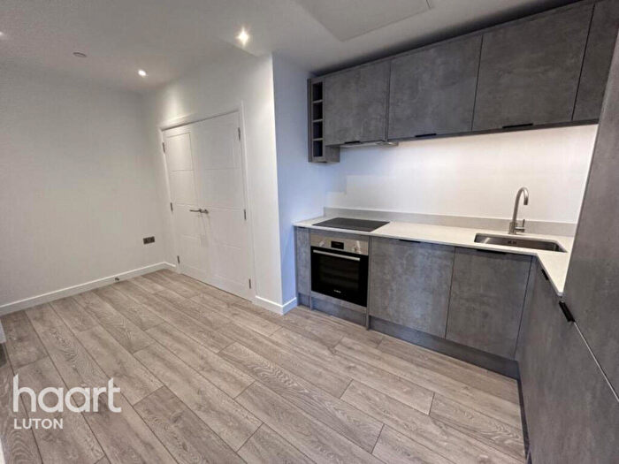 1 Bedroom Flat To Rent In Alma Street, Luton, LU1