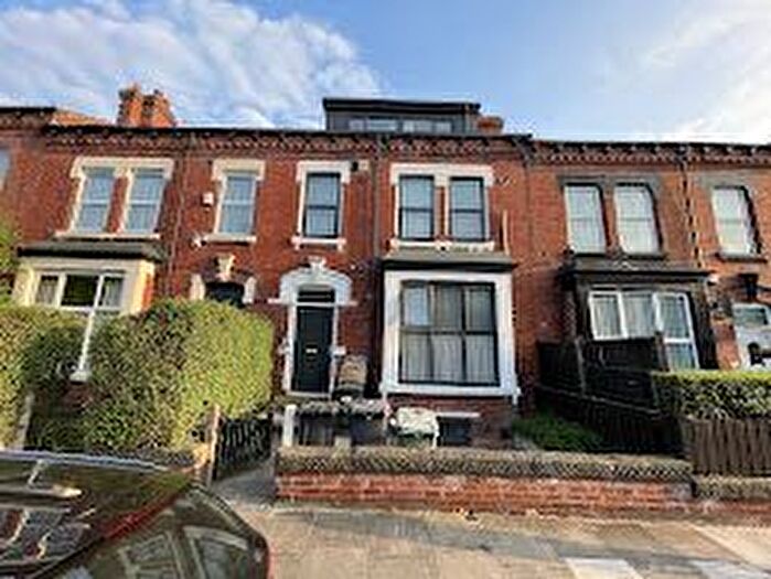 1 Bedroom Flat To Rent In Grange Terrace, Leeds, LS7