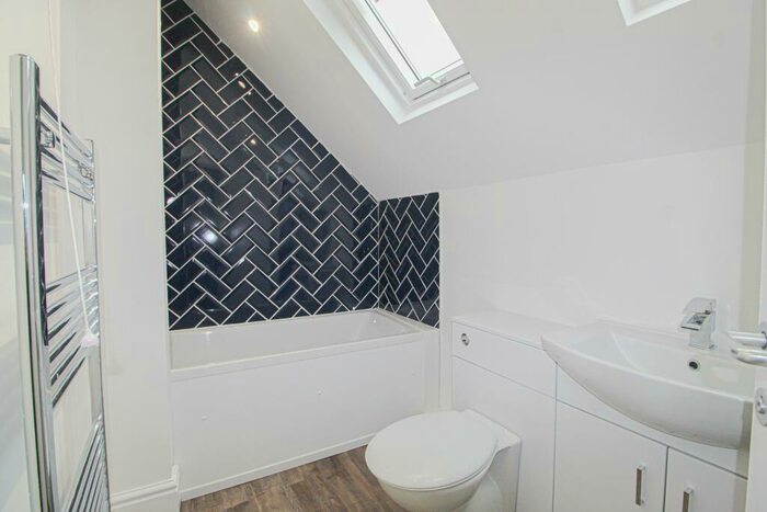 2 Bedroom Flat To Rent In Shirley Road, Roath, Cardiff, CF23