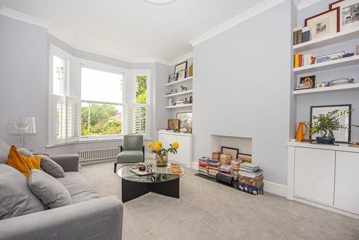 2 Bedroom Flat To Rent In West Hill Road, London, SW18