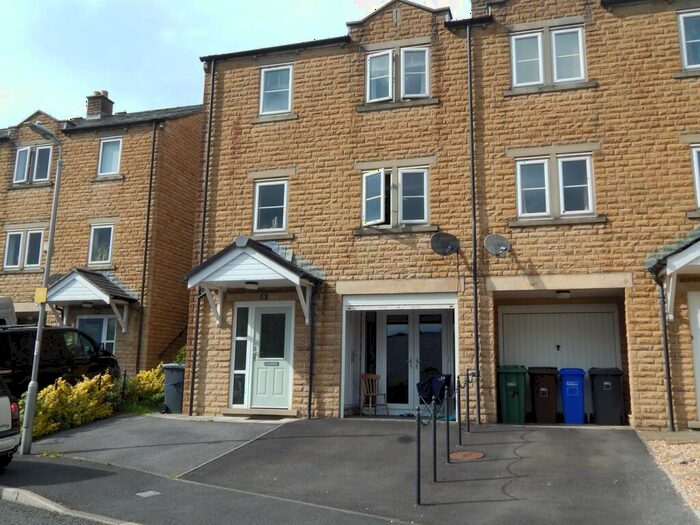 4 Bedroom Semi-Detached House For Sale In Alma Road, Colne, BB8