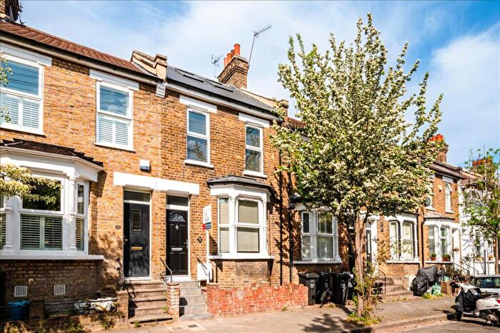 4 Bedroom Terraced House To Rent In Bushberry Road, Homerton, E9