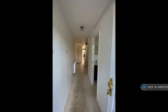 4 Bedroom End Of Terrace House To Rent In Tamar Green, Hemel Hempstead, HP2