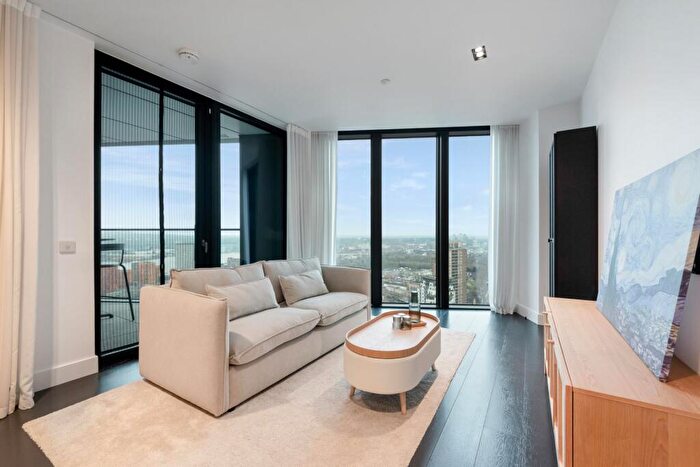 2 Bedroom Apartment To Rent In Amory Tower, Marsh Wall, London, E14