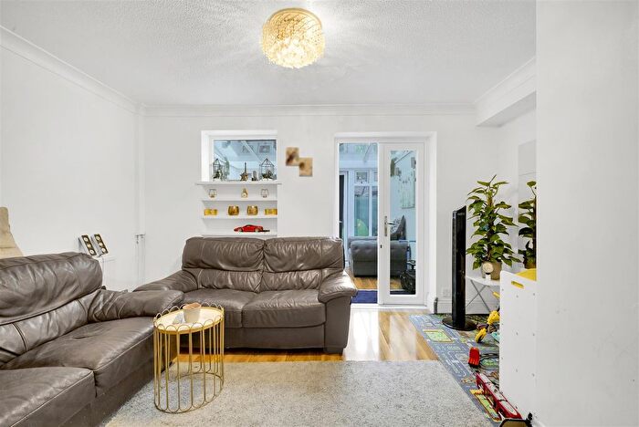 2 Bedroom End Of Terrace House For Sale In Stonechat Square, London, E6