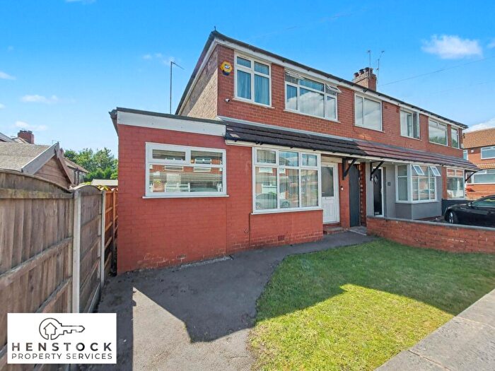 2 Bedroom End Of Terrace House For Sale In Brierley Drive, Alkrington, Middleton, Manchester, M24