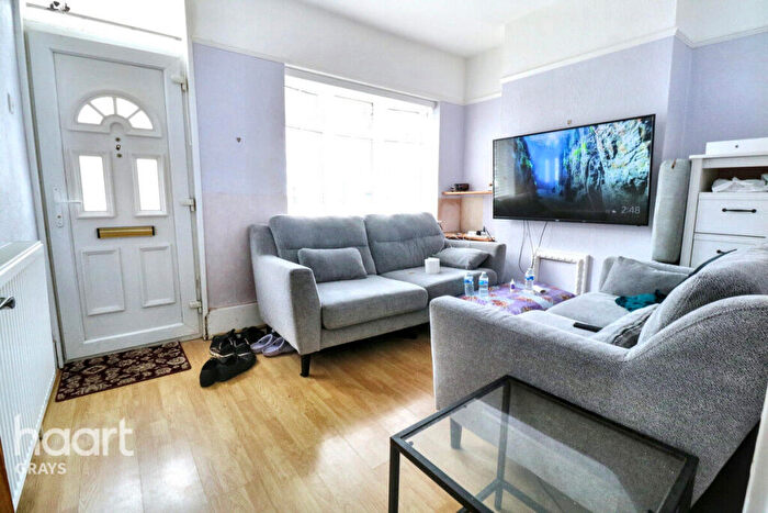 3 Bedroom Terraced House For Sale In Castle Road, Grays, RM17