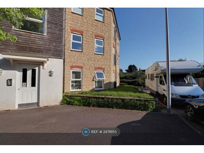 2 Bedroom Flat To Rent In Chaucer Grove, Exeter, EX4