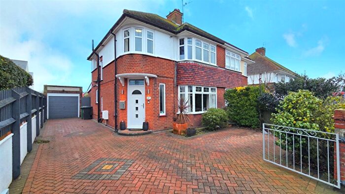 3 Bedroom Semi Detached House For Sale In Victoria Road, Gorleston, NR31