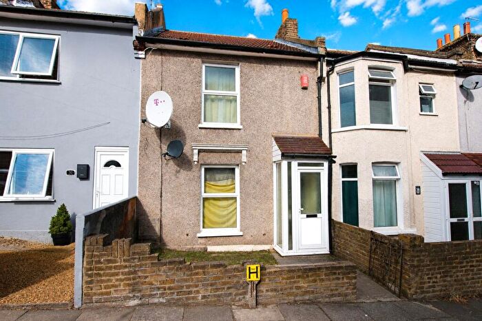 2 Bedroom Terraced House For Sale In Purrett Road, Plumstead, SE18