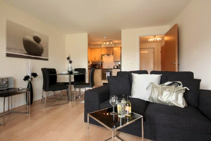 1 Bedroom Serviced Apartments To Rent In Kelvin Gate, Bracknell, Berkshire, RG12