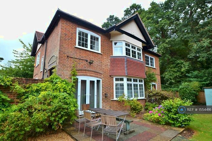 6 Bedroom Detached House To Rent In Burgess Road, Southampton, SO16