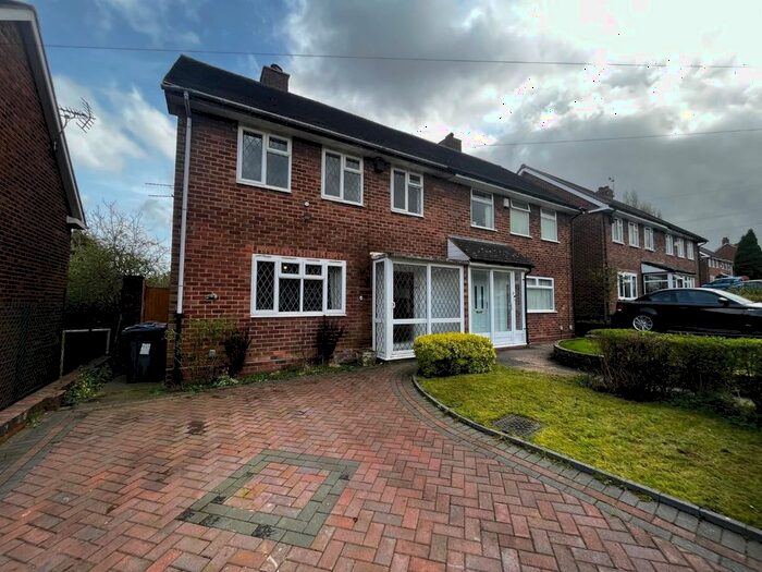 3 Bedroom Semi-Detached House To Rent In Fleming Road, Quinton, Birmingham, B32
