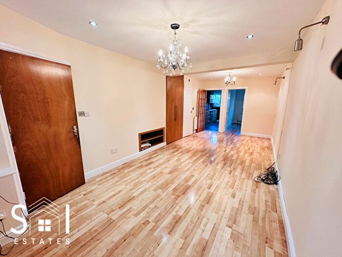 3 Bedroom Terraced House To Rent In Cranford Avenue, Staines-Upon-Thames, TW19