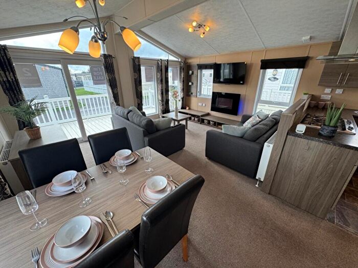 2 Bedroom Lodge For Sale In Two Bed Delta Desire, Solent Breezes Holiday Park, Warsash, Southampton, Hampshire, SO31