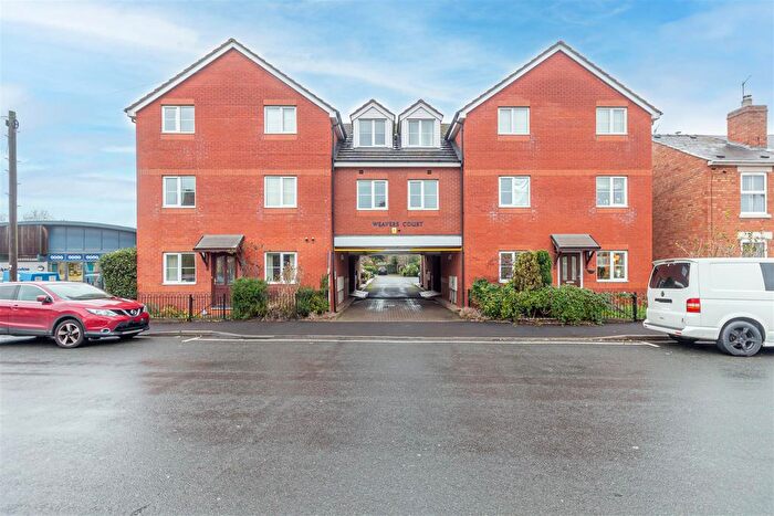 2 Bedroom Flat For Sale In Checketts Lane, Worcester, WR3