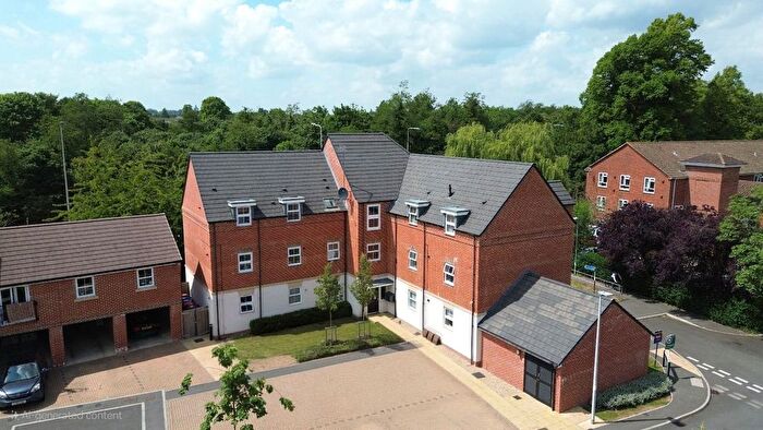 2 Bedroom Flat To Rent In Hutton Close, Newbury, Berkshire, RG14