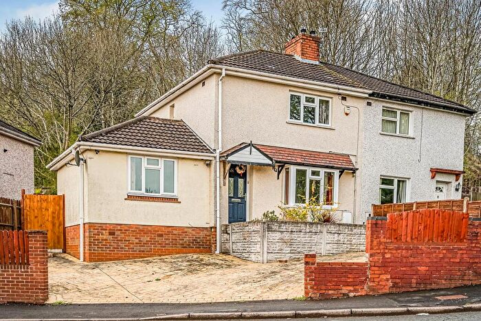 3 Bedroom Semi-Detached House To Rent In Linwood Road, Dudley, West Midlands, DY1