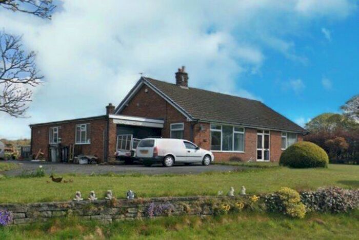 2 Bedroom Bungalow To Rent In Woodhouse Lane, Macclesfield, SK11