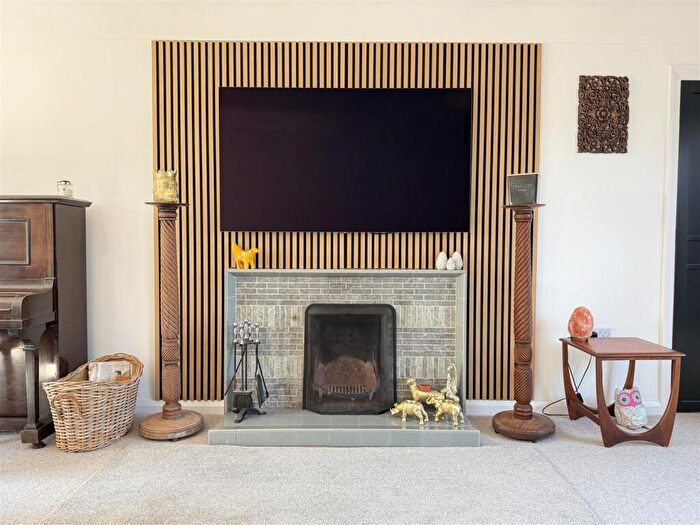 4 Bedroom Detached House For Sale In Thornton Crescent, Gayton, Wirral, CH60
