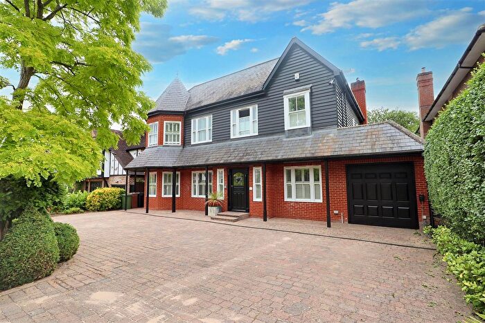 5 Bedroom Detached House For Sale In Barham Avenue, Elstree, Borehamwood, WD6