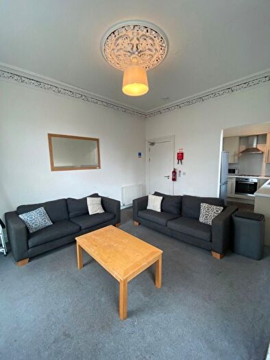 5 Bedroom Flat To Rent In Nethergate, City Centre, Dundee, DD1