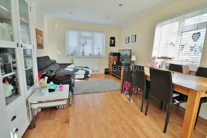 2 Bedroom Flat To Rent In Coombe Road, New Malden, KT3