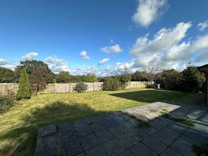 4 Bedroom Detached House For Sale In Meadowside, Mosterton, DT8