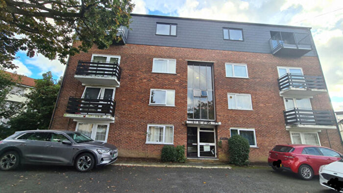 2 Bedroom Apartment To Rent In Bourne Way, Bromley, BR2