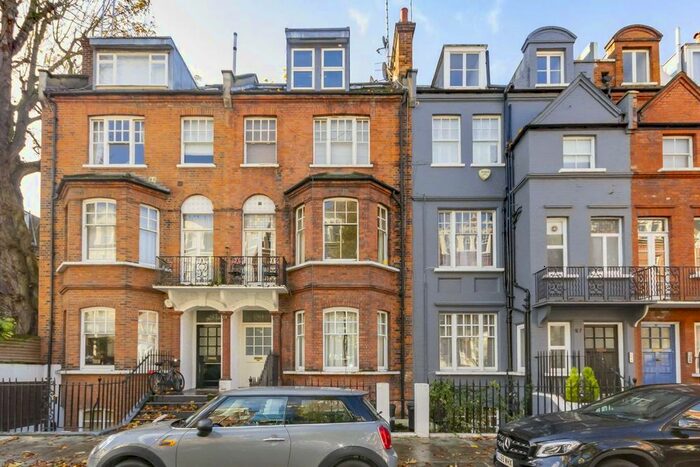3 Bedroom Flat To Rent In Avonmore Road, London, W14