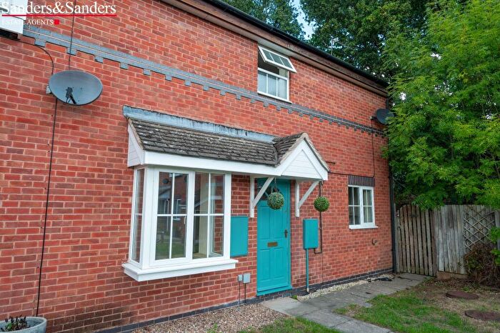 2 Bedroom End Of Terrace House For Sale In Plover Close, Alcester, B49