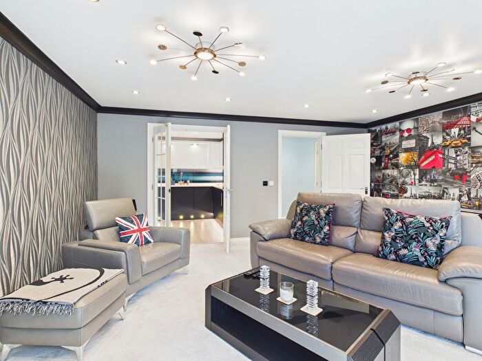 3 Bedroom Flat To Rent In Bambridge Court, Maidstone, ME14