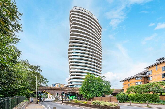 2 Bedroom Flat For Sale In Lombard Wharf, Lombard Road, Battersea, London, SW11