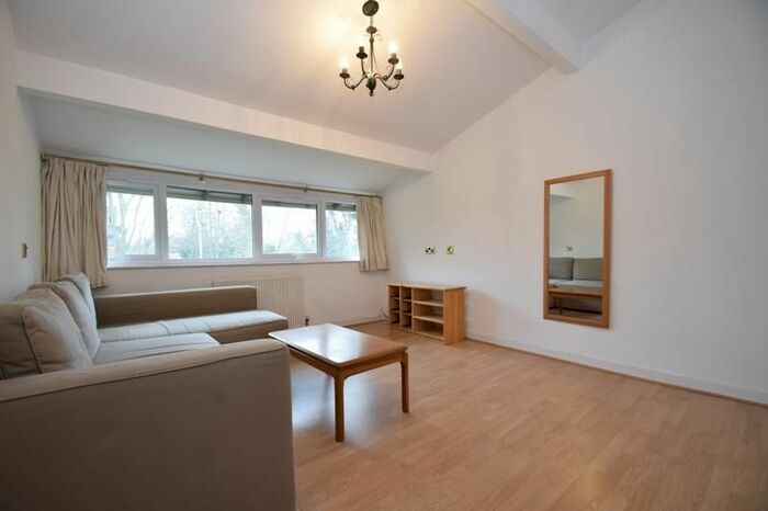 1 Bedroom Maisonette To Rent In Hawes Close, Northwood, HA6