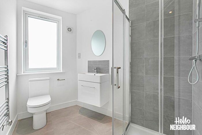 2 Bedroom Apartment To Rent In Alexandra Drive, Surbiton, KT5