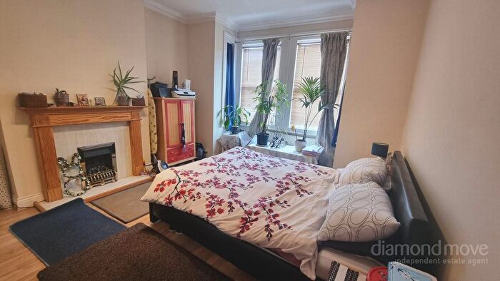 2 Bedroom Maisonette To Rent In Alexandra Road, Hounslow, TW3