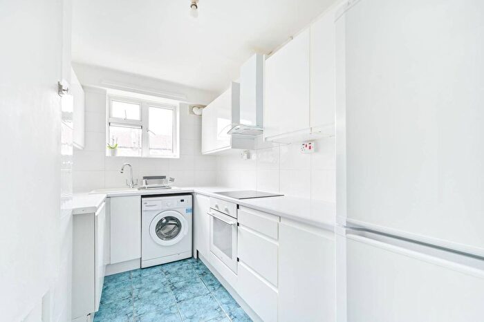 2 Bedroom Flat For Sale In Broughton Court, Ealing, London, W13