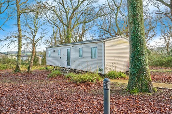 3 Bedroom Park Home For Sale In Oaklands, Thorness Lane, Cowes, Isle Of Wight, PO31