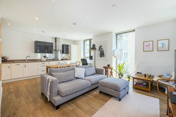 2 Bedroom Flat To Rent In Pilot Walk, North Greenwich, SE10