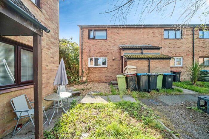 1 Bedroom Maisonette For Sale In Downland, Two Mile Ash, Milton Keynes, Buckinghamshire, MK8
