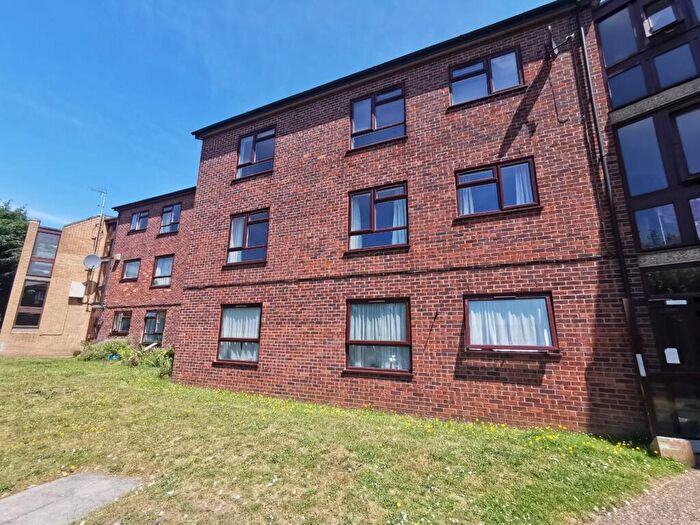 3 Bedroom Flat To Rent In Russet Grove, Norwich, NR4