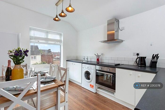 2 Bedroom Flat To Rent In Broadway, Kettering, NN15