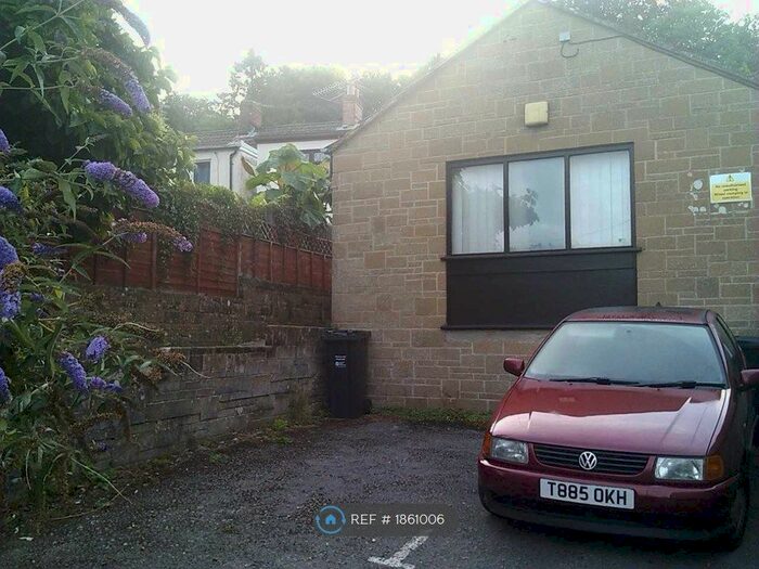 2 Bedroom Flat To Rent In North Street, Crewkerne, TA18