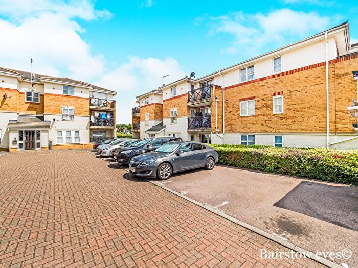2 Bedroom Flat To Rent In Champness Road, Barking, IG11