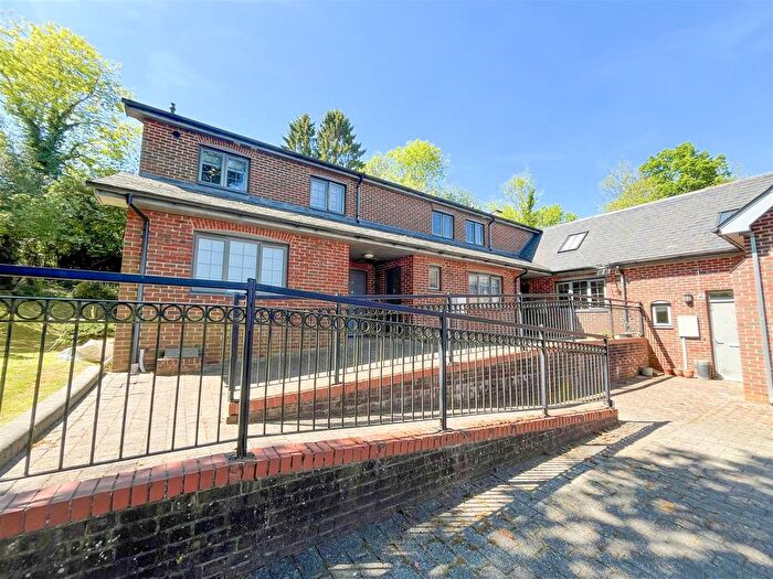 1 Bedroom Flat For Sale In Westwood Mews, Heathfield, TN21